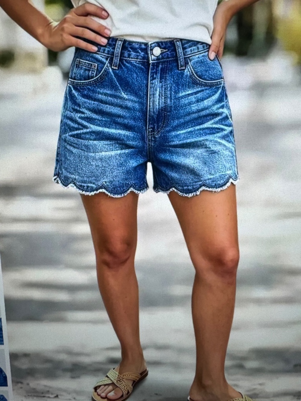 Flamingals Wash Scallop Trim Raw Hem Mid Rise Denim Shorts Large-BRAND NEW W/TAG